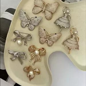 گل سینه جواهری فول نگین ژوپینگ