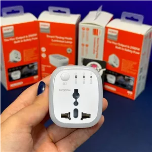 تبدیل و مبدل برق 3 به 2 تایمر دار و لایت دار اورجینال برند ماکسوم مدل MOXOM MX-HC188 دارای فیوز حفاظتی داخلی