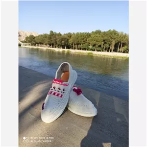 گیوه دخترانه کف تزریقی طرح ناز گل  بند دار از سایز 23 تا 43 