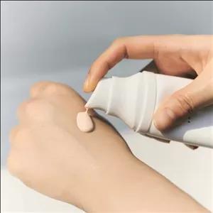 ضد آفتاب روشن کننده سنتلا اسکین 1004