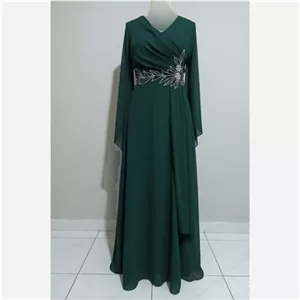 پیراهن مجلسی زنانه بلند کرپ حریر با سنگدوزی و آستین کلوش