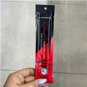خط چشم ماژیکی مشکی طرح مک