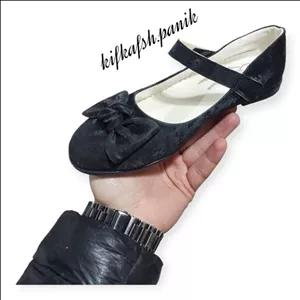 کفش مجلسی دخترانه پاپیونی  لطفا قبل از ثبت سفارش از رنگ و سایز استعلام بگیرید  سایز 25 و 27 و 34 موجوده فقط رنگ مشکی 