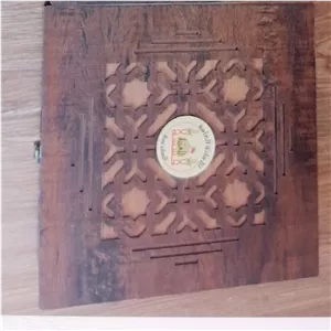 پرچم حرم امام حسین علیه السلام با نگین انگشتری و عطر حرم و... 