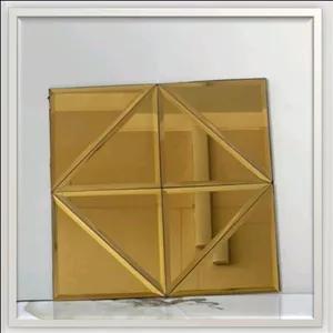 تایل آینه ای مثلثی کد T2004،ابعاد30در30 cm پشت چسبدار کاملآ نسوز و ضدآب (پس کرایه)