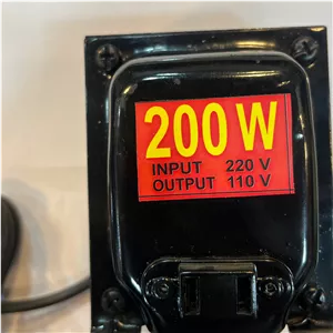 ترانس برق 220 به 110 ولت 200 وات فلزی صنایع پارس