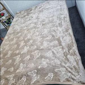 پتو مسافرتی طرح پروانه ابریشمی یکنفره