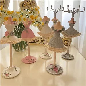 استند آویز جواهرات مانکن ایستاده برند coco home 