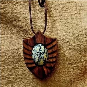گردنبند چوبی زنانه سنگ جاسپر طرح ترنج