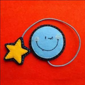 نشانگر کتاب دستساز نمدی طرح ماه و ستاره