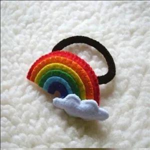 کش مو دستساز نمدی طرح رنگین کمان