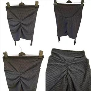 شورتک ورزشی آنتی سلولیت پشت چین دار رنگ مشکی