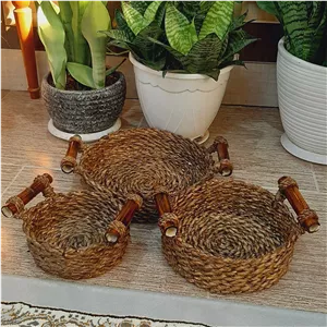 سبد حصیری سه تیکه دسته بامبو رنگ فندقی 