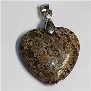 سنگ  تورتیلا فسیل شاخ قوچی تراش قلب اویز دار مناسب هدیه و گردنبند