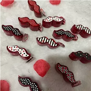 شکلات طرح سیبیل با بارکد متن عاشقانه،شکلات تزئینی باکس هدیه