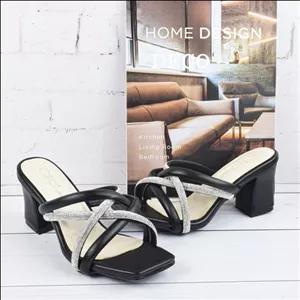 صندل زنانه مدل مجلسی بند نگین دار پاشنه 7 سانتی پهنرنگ مشکی کد 290711 سایز 37 تا 41