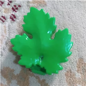 گیره سبز نگهدارنده ساقه گل و گیاه طرح برگ (یک عدد )