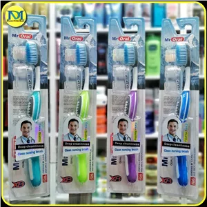 مسواک مستر اورال همراه با روپوش (کاور) در رنگ های مختلف MR oral brush 