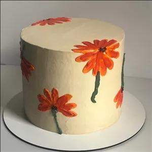 کیک خامه‌ای با طرح گل