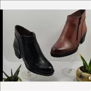 پوتین زنانه با چرم طبیعی گاو