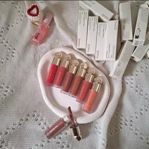 رژگونه rare beauty سلنا گومز