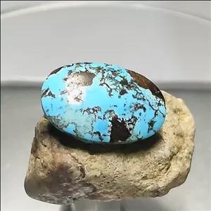 فیروزه آبی نیشابور رگه دار معدنی و طبیعی 