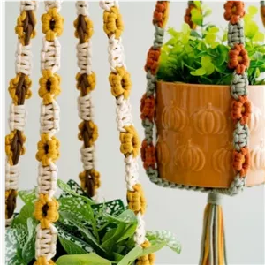 آویز گلدان شکوفه از جنس مکرومه برند کاریزما