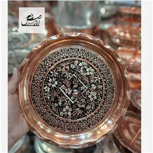 سینی چایی مسی گلبرگ نانو الماس تراش نقره طرح گل برجسته نقره ای رزگل گرد ( قطر 27 ) سایز یک سیاه قلم گل و مرغ 