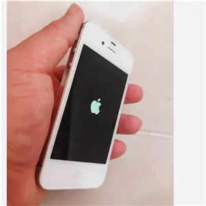 .اپل آیفون 4
