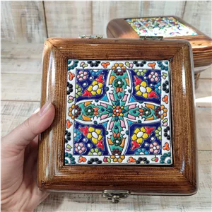 صندوقچه چوبی ترکیب با خشت میناکاری درجه یک (برند خیراندیش)