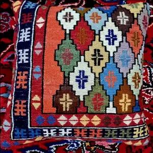 کوسن گلیم ورنی دستبافت ریز نقش کاری ناب و عالی ابعاد 40در40