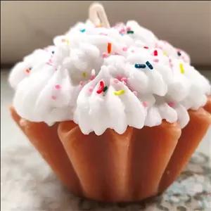 شمع  دستساز کاپ کیک قهوه ای قابل استفاده تا انتهای شمع 