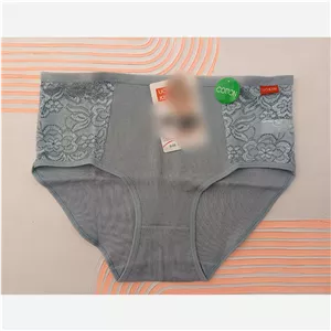 شورت ترکیبی از نخ و گیپور وارداتی از برند (یوکین)