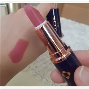 رژلب جامد فاقد سرب.لدؤرا