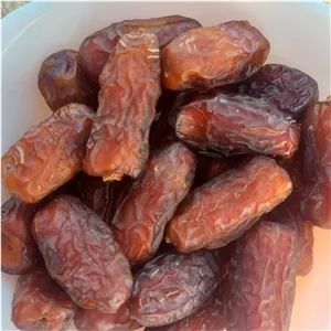 خرما پیارم سایز ریز بسته700 گرمی