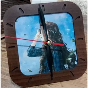 ساعت چهارگوش چوبی مدل کلاسیک 