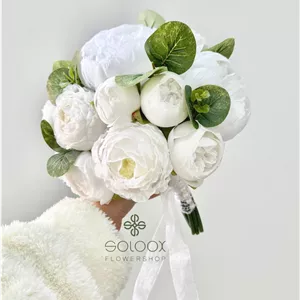 دسته گل عروس پیونی و اکالیپتوس