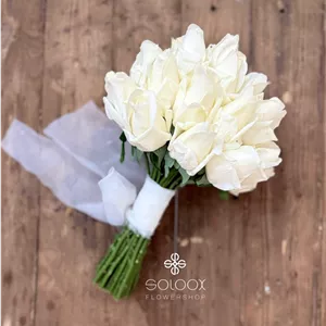 دسته گل رز غنچه لمسی لوکسی