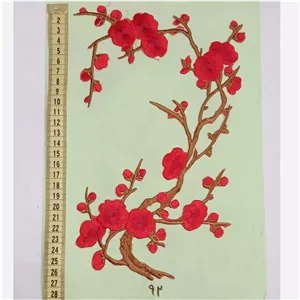 اپلیکه گلدوزی شده بزرگ