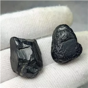 سنگ راف شبق یا شوه کهربای سیاه 150 میلیون ساله کاملا طبیعی وزن  40 قیراط