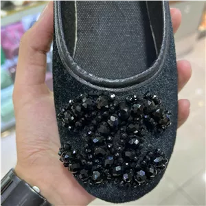 بابت شنل زنانه دخترانه کفش ونس پاپوش مجلسی ساتن مخمل جیر مشکی شیک مرواریدی طبی روفرشی رو فرشی سبک راحت سوییت راحتی نرم