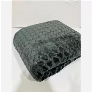 پتو طرح برجسته برند زنبق