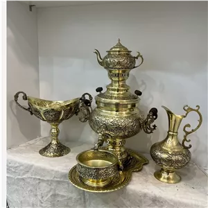 سماور ذغالی قلمزنی اعلا 6 لیتری روسی برنجی آنتیک مهر دار روس برنجی طرح قدیمی مهر دار قلم زنی اعلا کار دست دستساز هنر دست