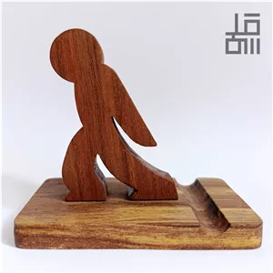 استند چوبی موبایل و تبلت طرح آدمک (01)