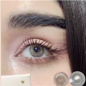 لنز جذاب و طبیعی با ترکیب طوسی سبز و عسلی 