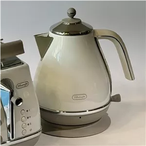 کتری برقی DeLonghi Icona Capitals مدل KBOC2001.W سفید