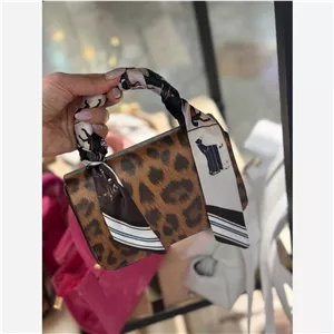 کیف کتابی پلنگی شالدار