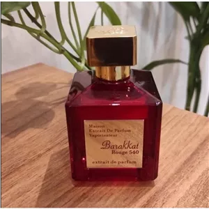 باکارات رژ قرمز یونیسکس (گرم و شیرین)لوزی