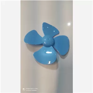 ملخ 4 پر 8 سانت