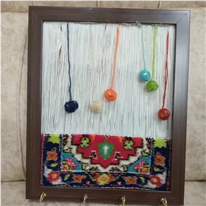 جا کلیدی دیواری با فرش دستباف 